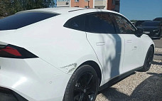 В Энгельсе супругам повредили автомобили из-за парковки