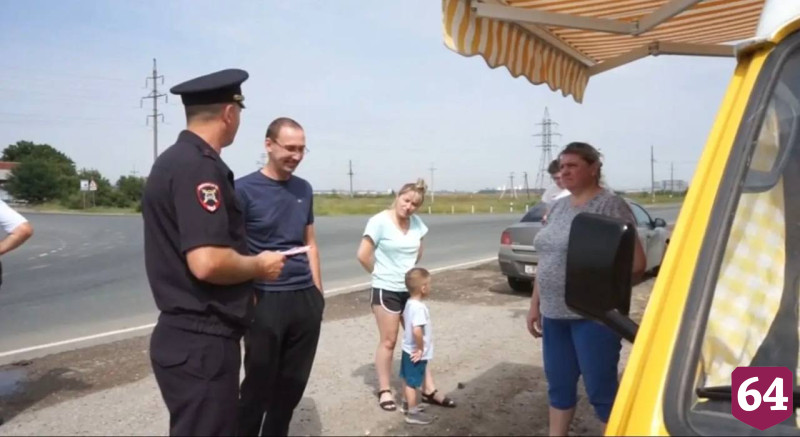 В Саратовской области иногородним водителям дарили кофе и призывали чаще отдыхать